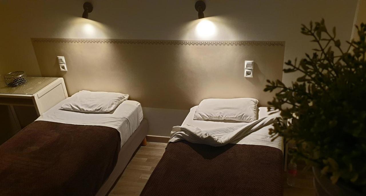 Auberge De Trente Pas Saint-Ferréol-Trente Eksteriør billede